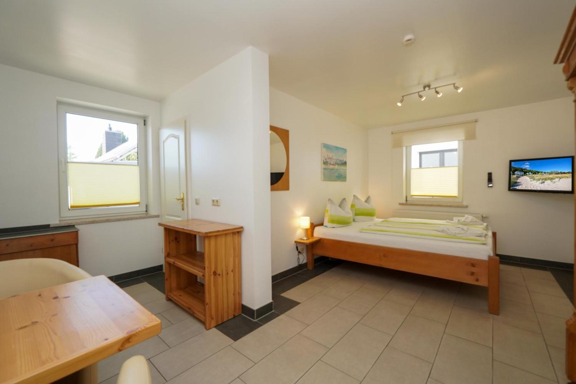 Pension Middel Binz Buitenkant foto